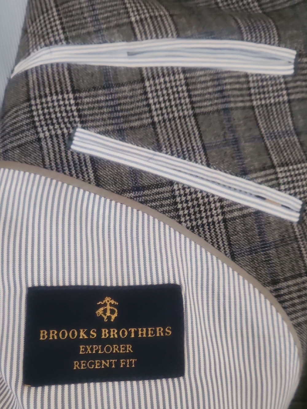 Brooks Brothers Gray Plaid Pattern. Traditional Fit Wool Coat